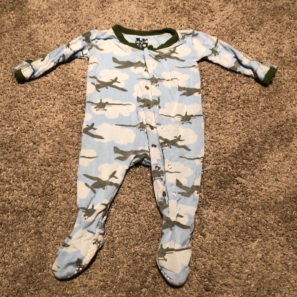 Kickee pants snap footie